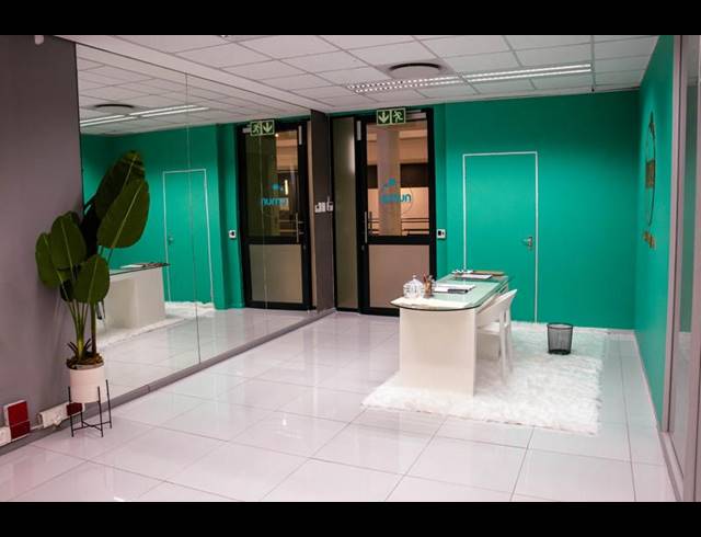 OFFICE FOR SALE IN CASCADES